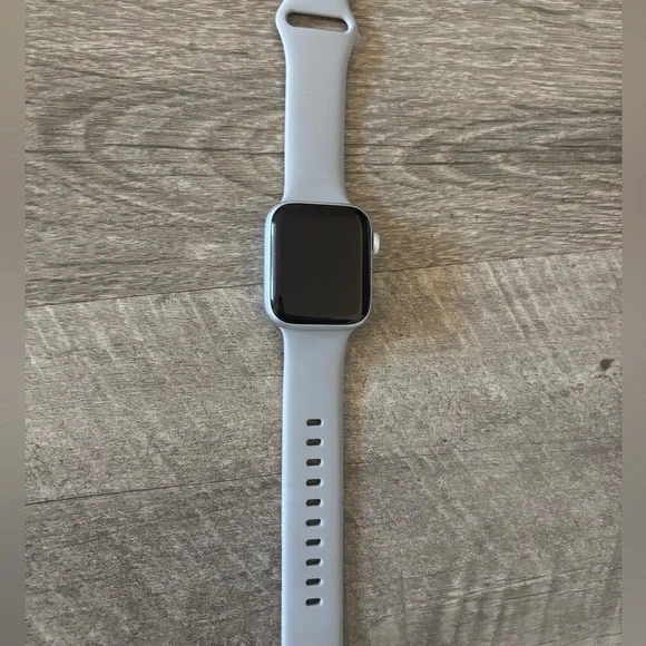 APPLE WATCH SE 1st GEN (2020) - Picture 1 of 6